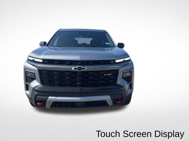 Used 2024 Chevrolet Traverse Z71 image 3