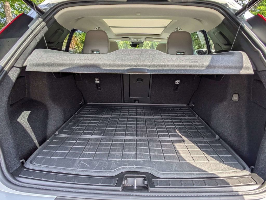 Certified 2026 Volvo XC40 B5 Plus AWD/4WD image 12
