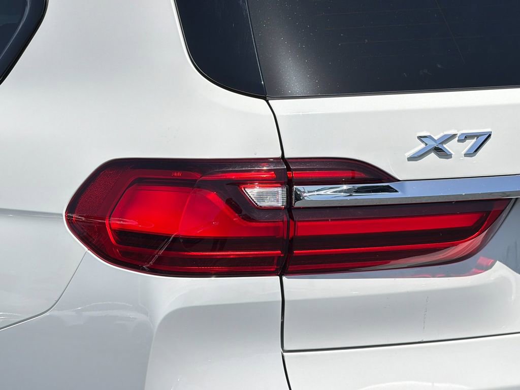 Used 2021 BMW X7 xDrive40i w/ Premium Package AWD/4WD image 28