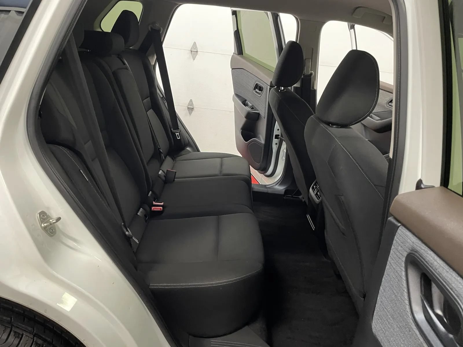Used 2023 Nissan Rogue S FWD image 38