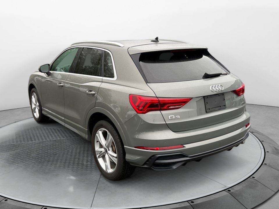 Used 2021 Audi Q3 2.0T Premium w/ Convenience Package AWD/4WD image 5