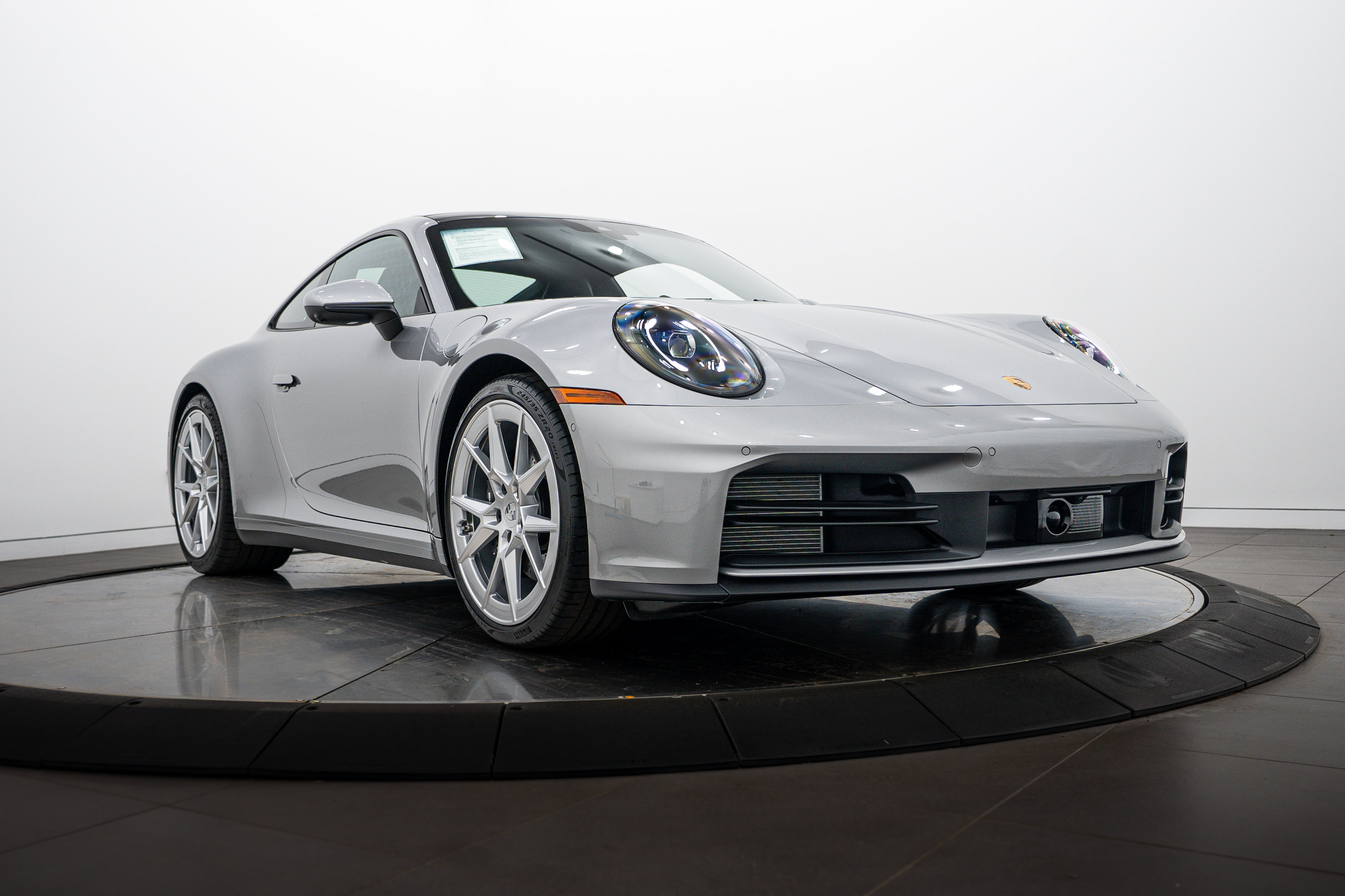Certified 2025 Porsche 911 Carrera RWD image 9