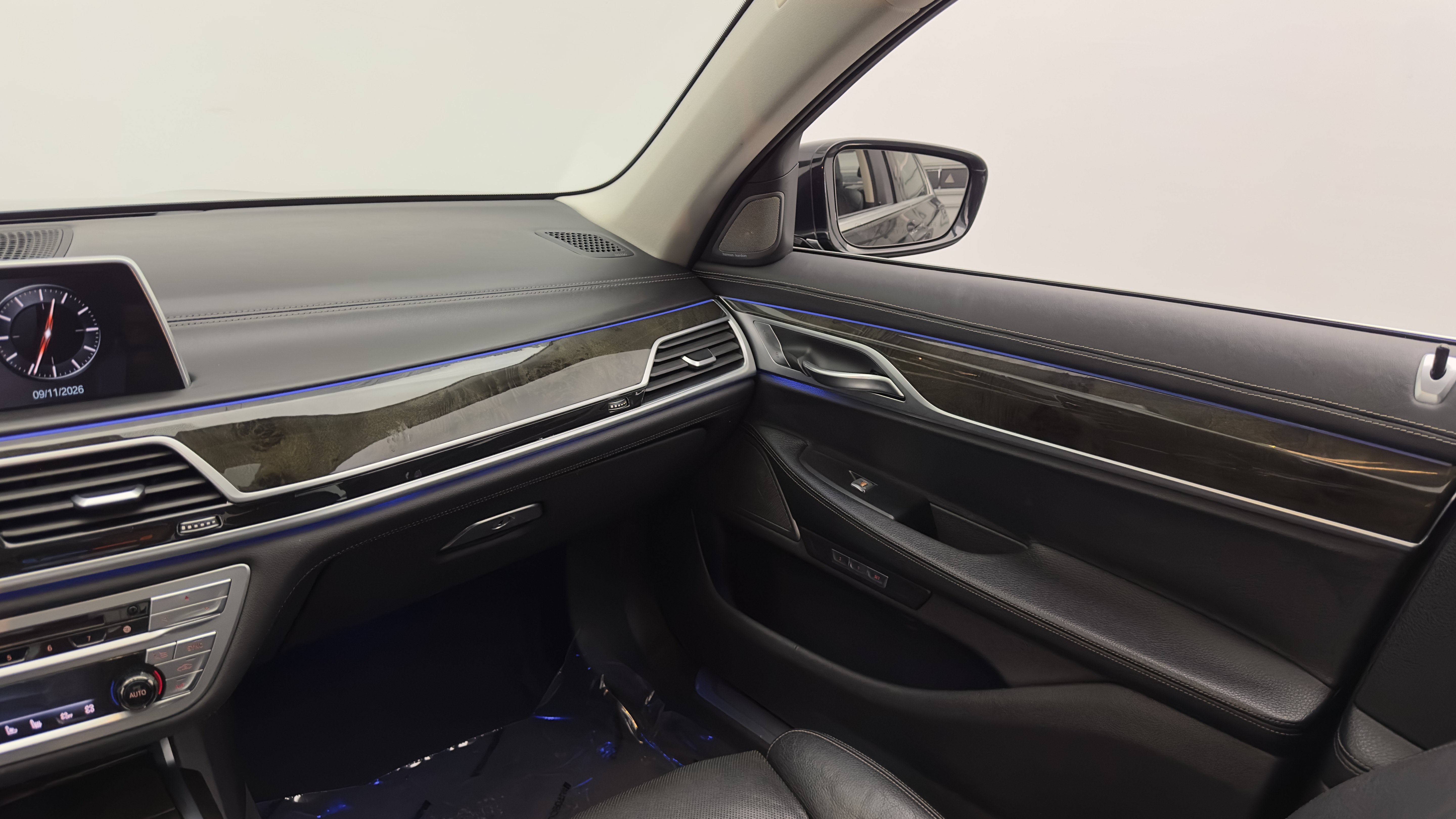 Used 2018 BMW 740i RWD image 37