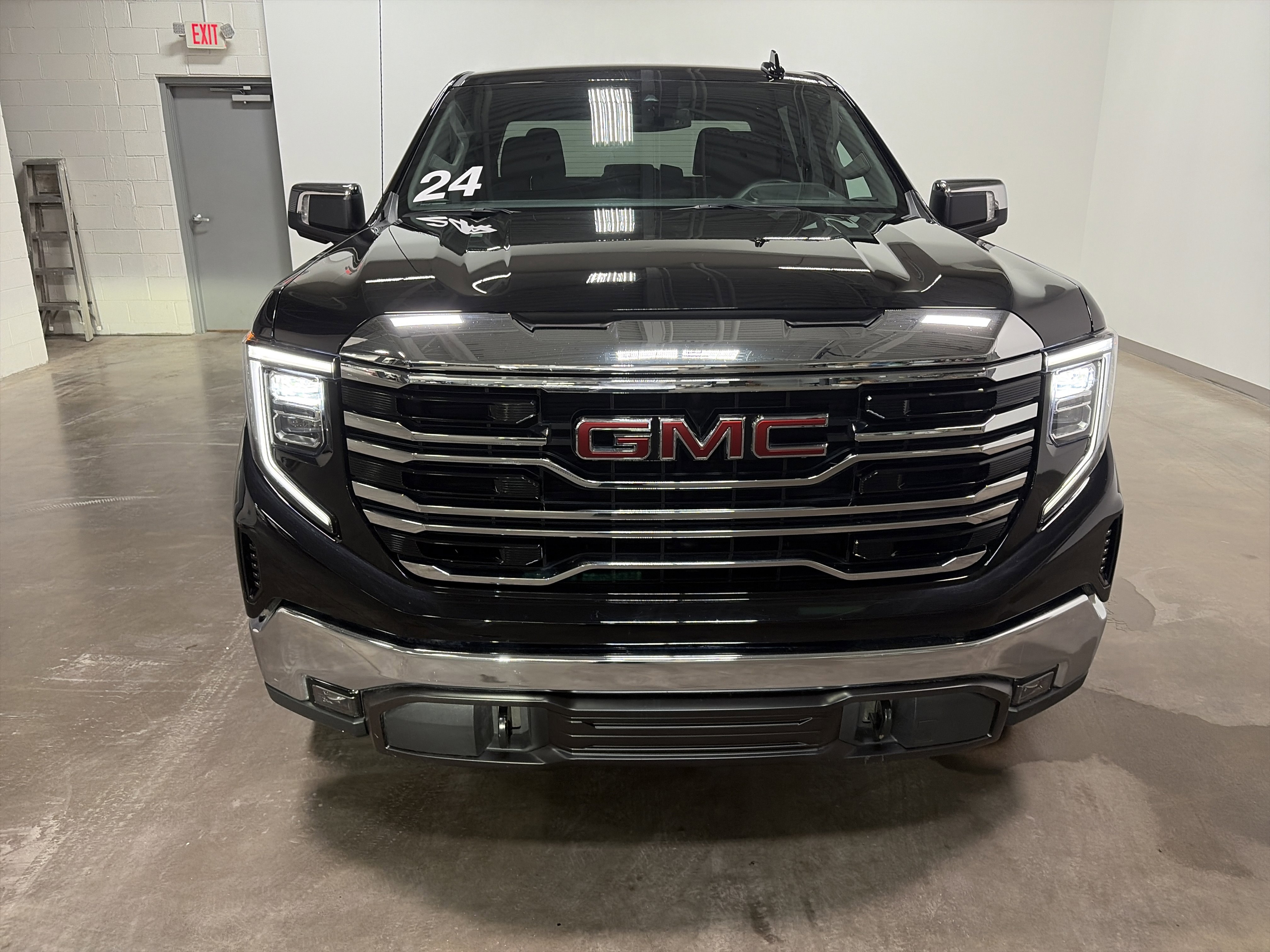 Used 2024 GMC Sierra 1500 SLT image 38