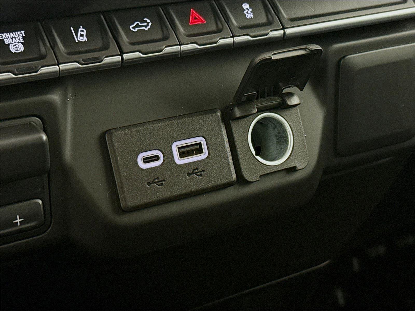 Used 2024 Chevrolet Silverado 3500 W/T image 14