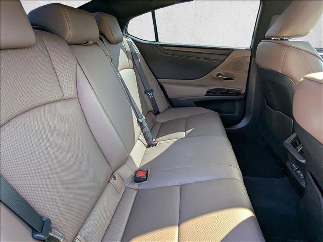 Used 2025 Lexus ES 300h w/ Premium Package image 20