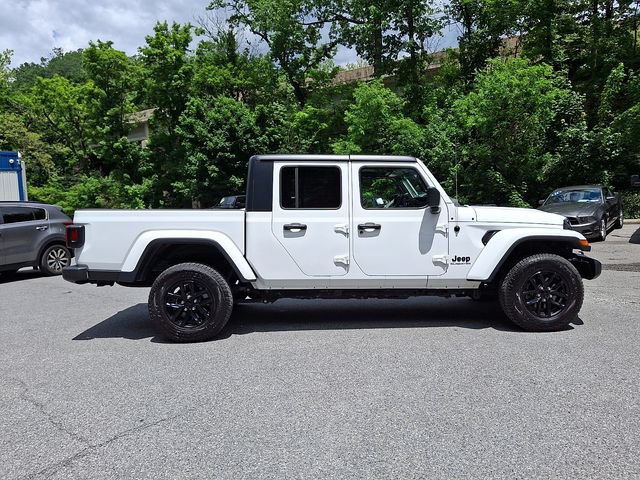 Used 2022 Jeep Gladiator Sport AWD/4WD image 9