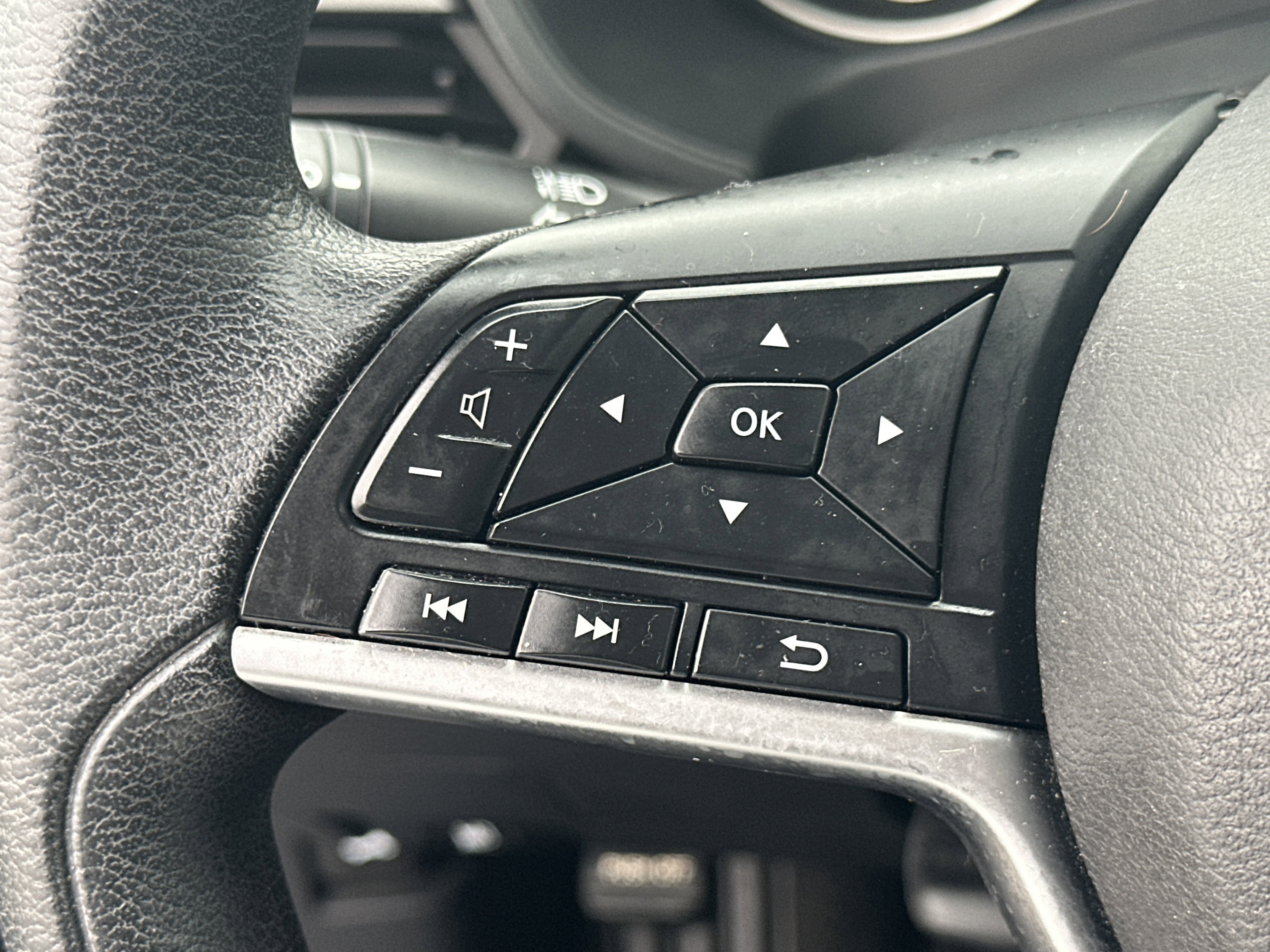 Used 2023 Nissan Altima 2.5 SV image 24