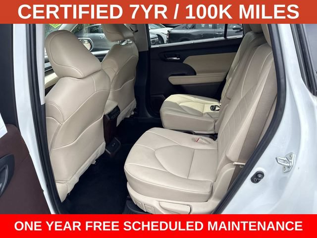 Used 2021 Toyota Highlander XLE AWD/4WD image 17