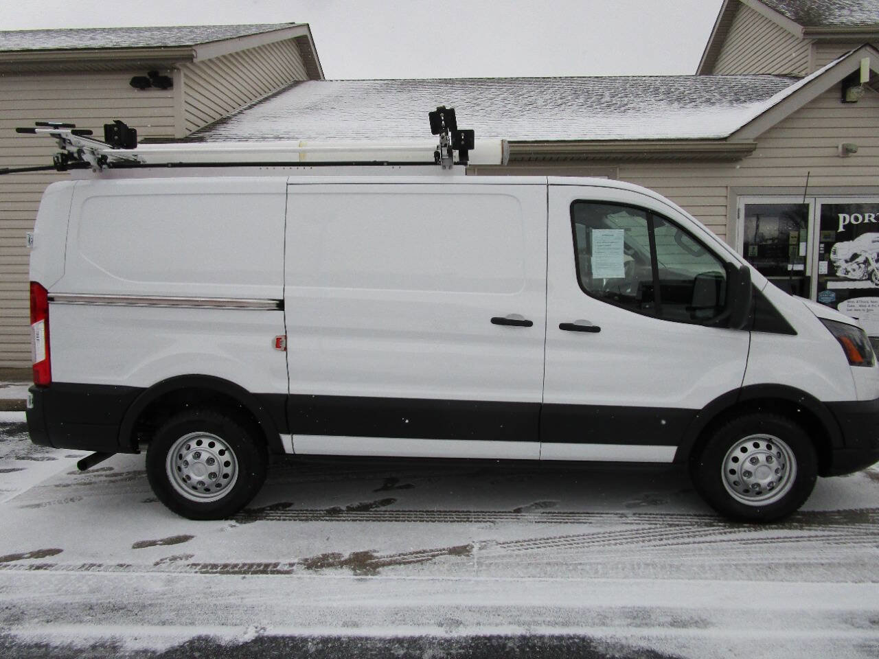 Used 2022 Ford Transit 250 Low Roof AWD image 2