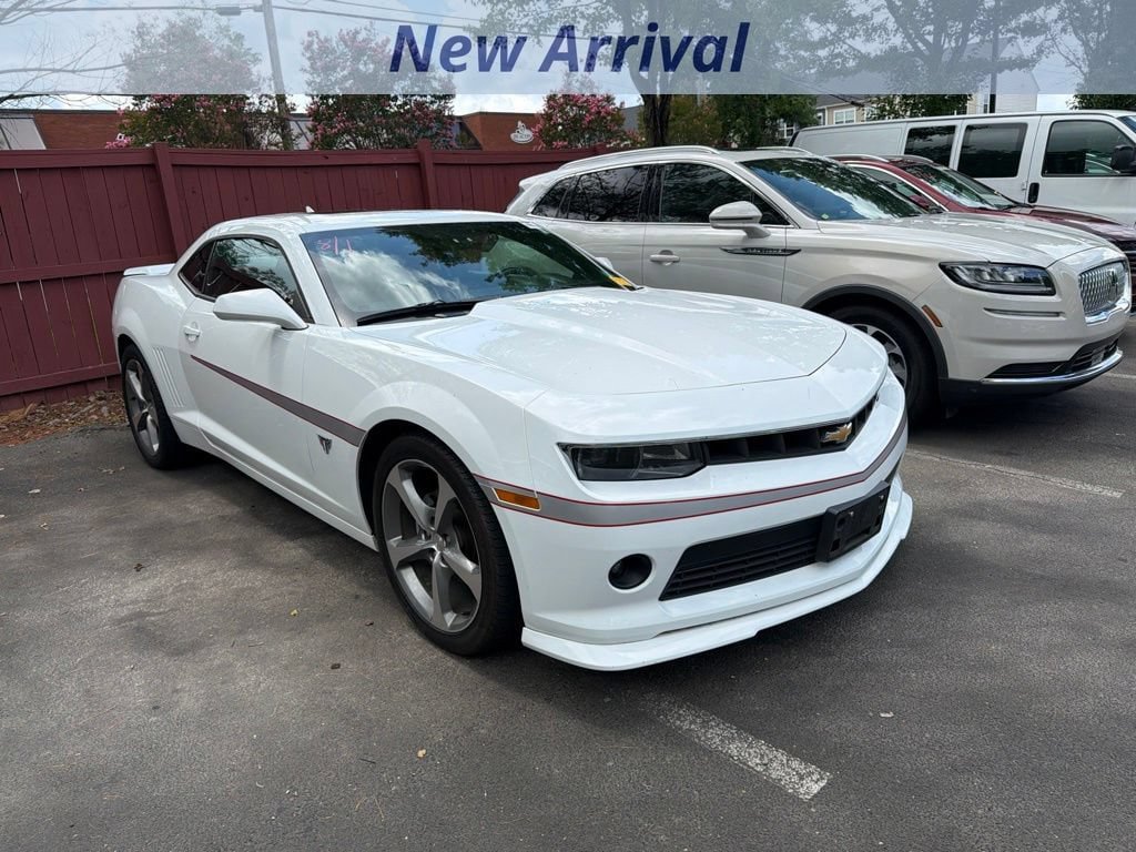 Used 2015 Chevrolet Camaro LT w/ Commemorative Special Edition RWD image 3