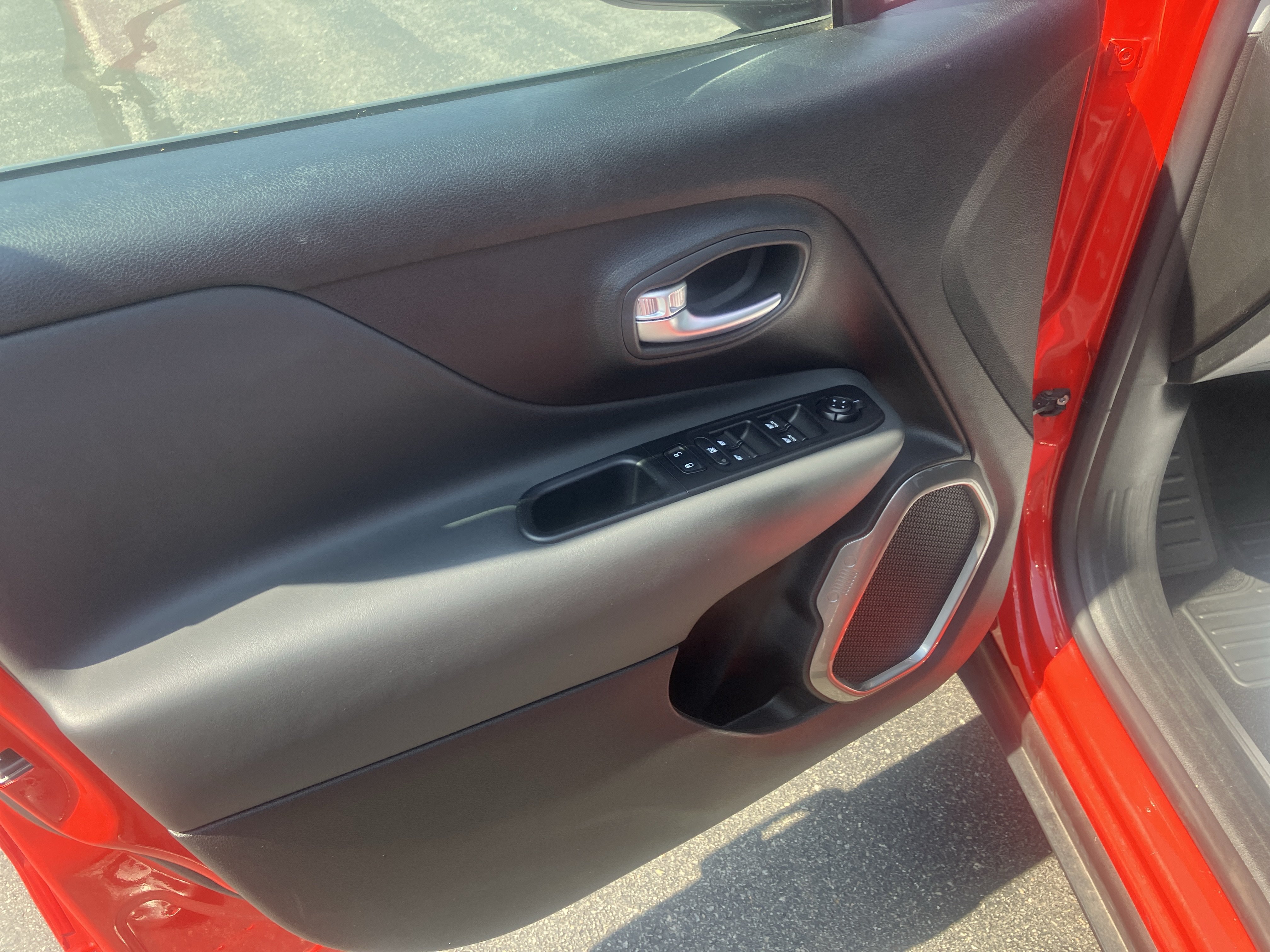 Used 2021 Jeep Renegade Limited w/ Trailer Tow Group AWD/4WD image 16
