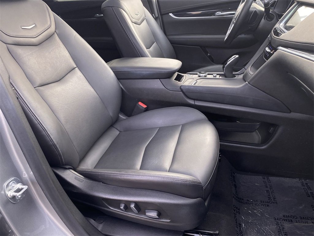 Certified 2025 Cadillac XT5 Premium Luxury image 32