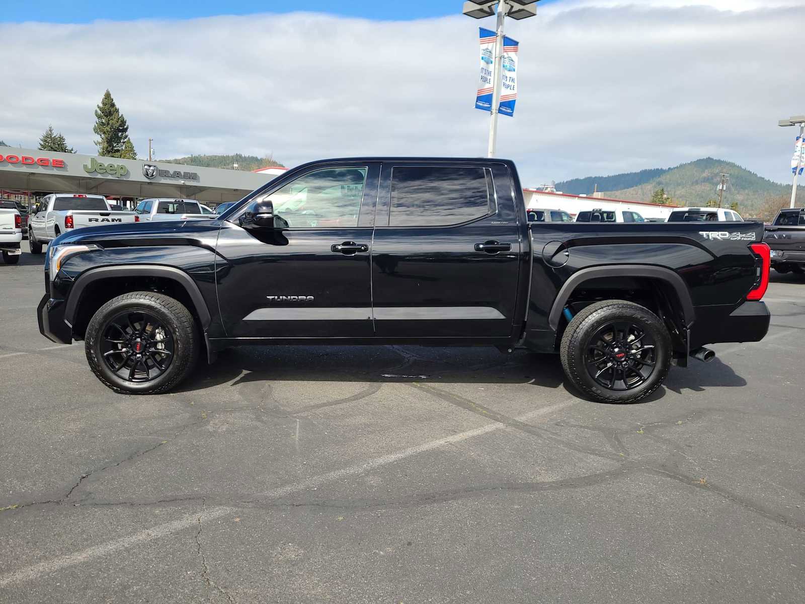 Used 2024 Toyota Tundra Platinum image 11