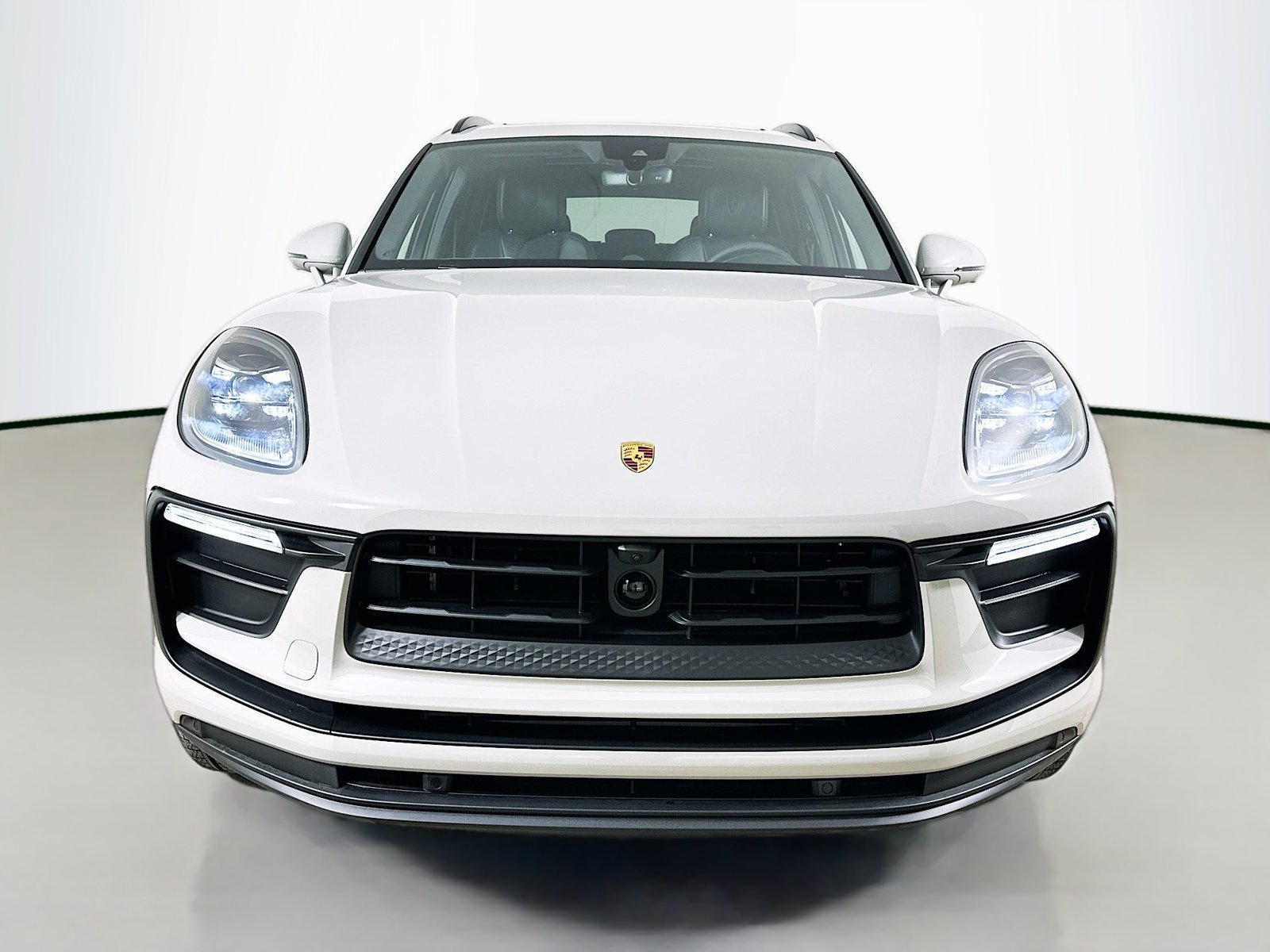 New 2026 Porsche Macan AWD/4WD image 2