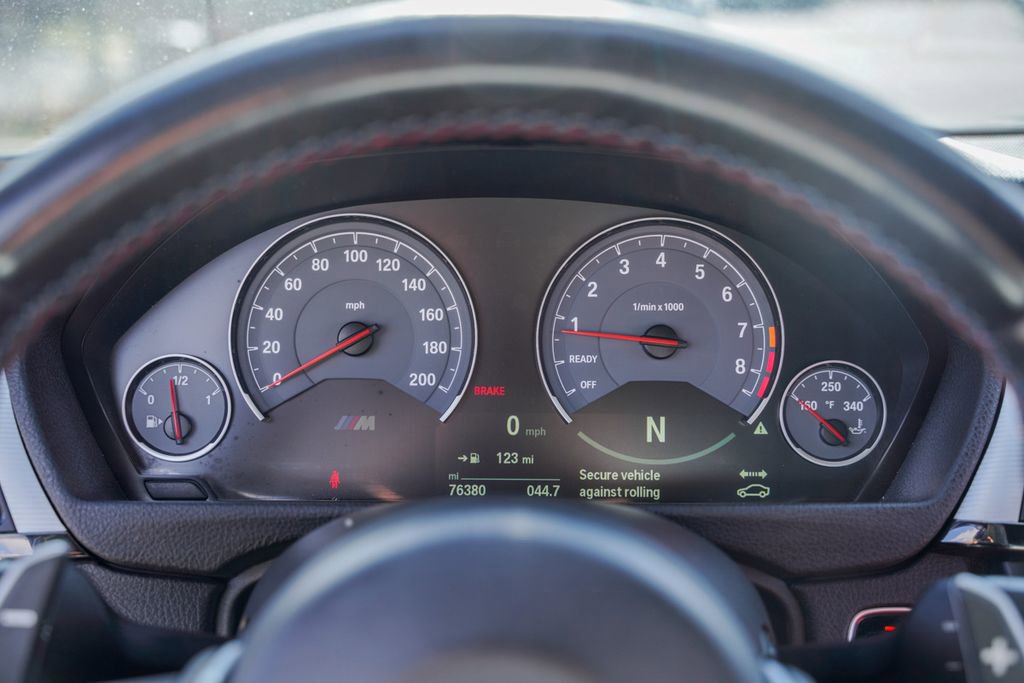 Used 2015 BMW M4 Coupe image 21