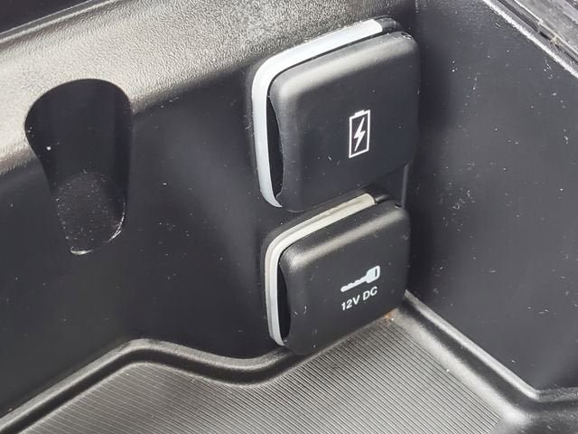 Used 2022 Chrysler Pacifica Limited FWD image 25