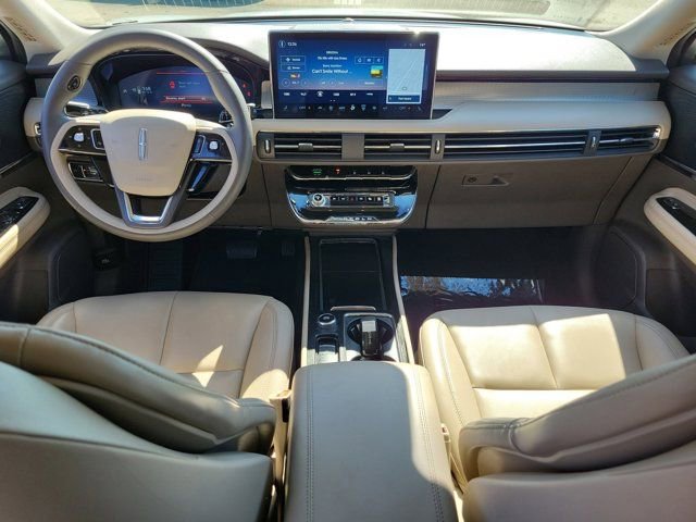 Certified 2024 Lincoln Corsair AWD image 18