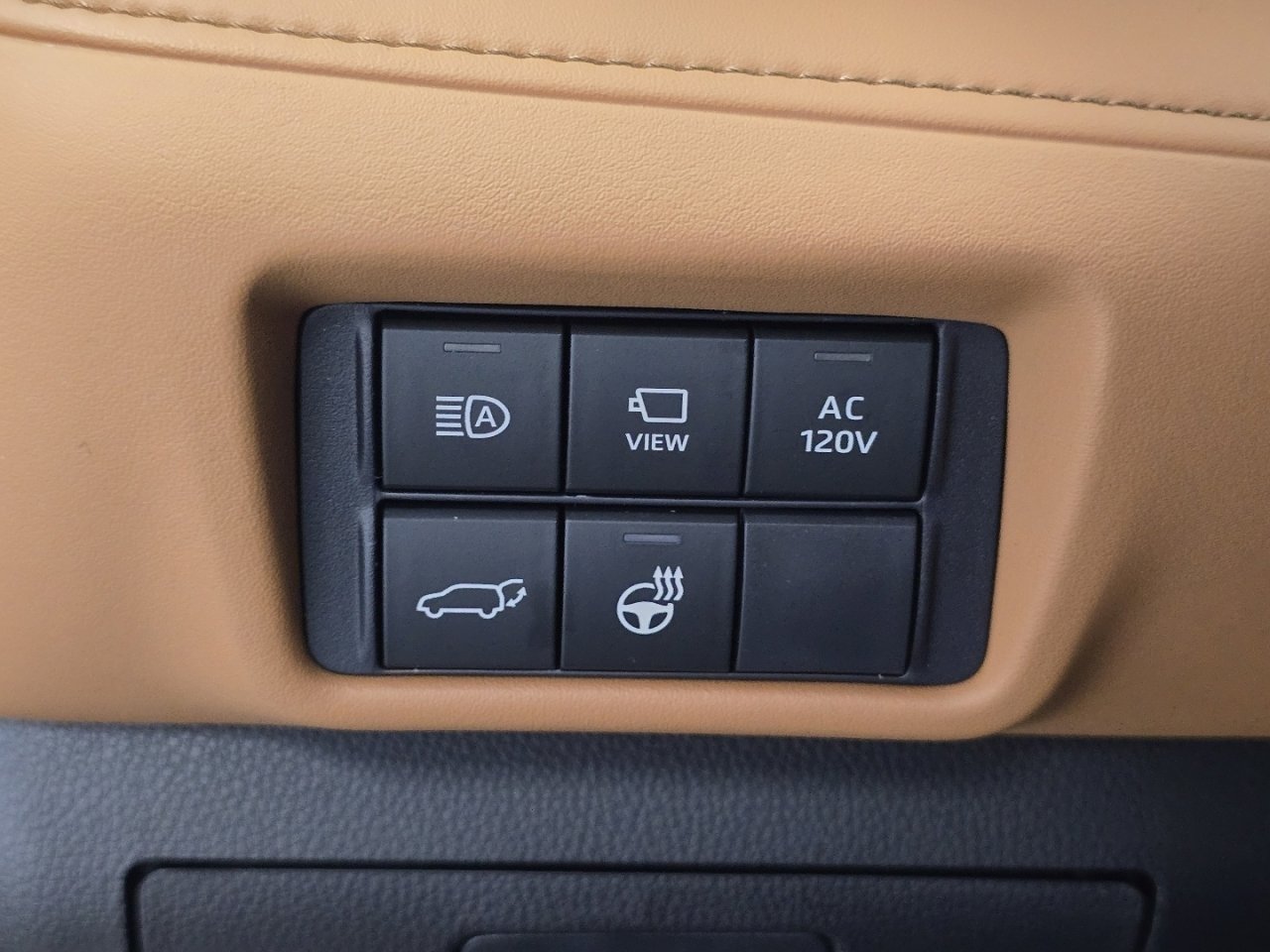 New 2026 Toyota Highlander Platinum image 10