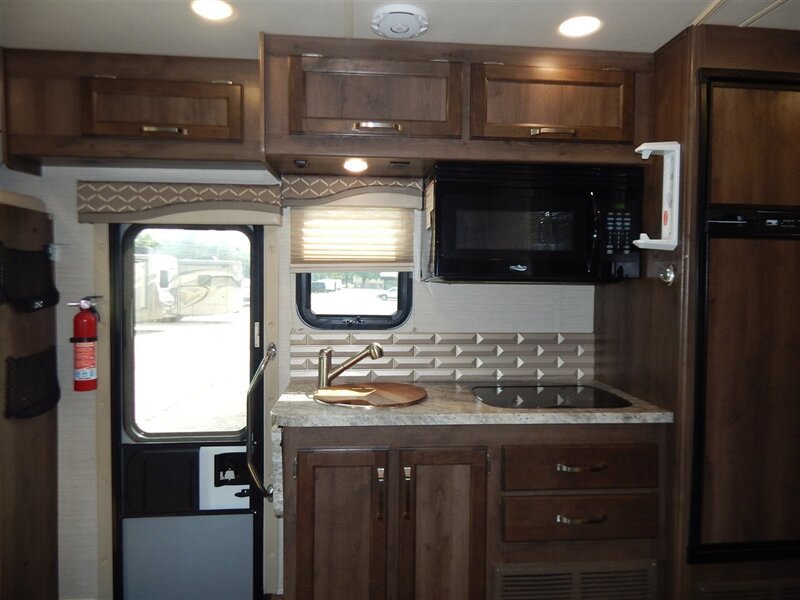Used 2016 Mercedes-Benz Sprinter 3500 image 32