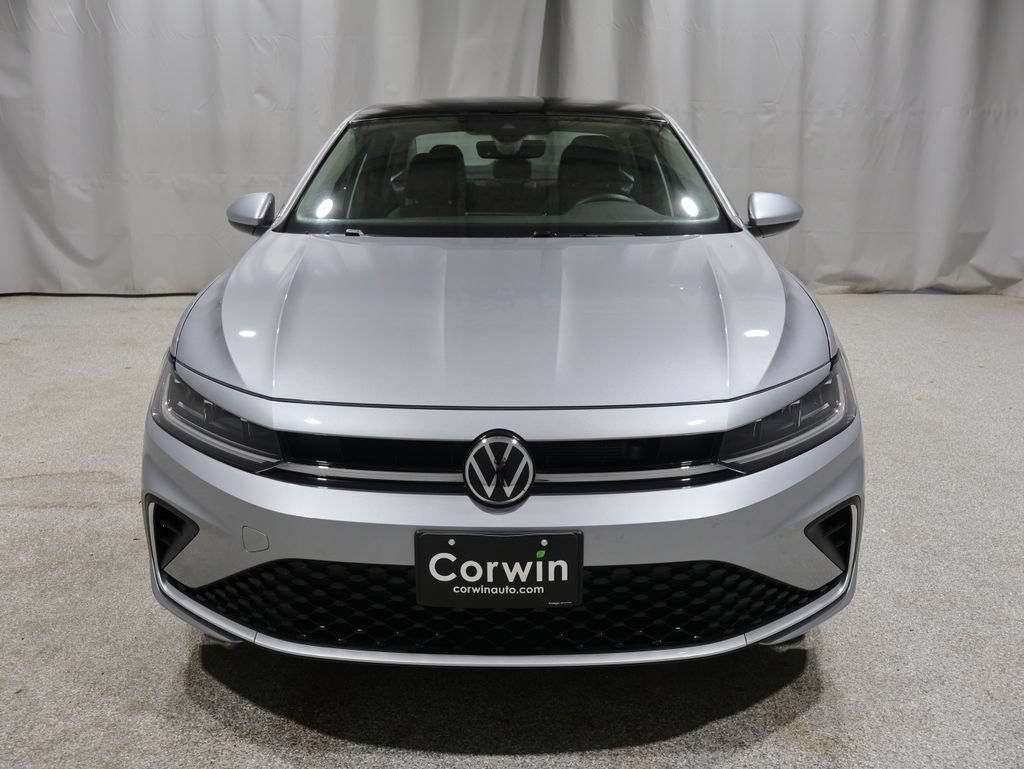 Used 2025 Volkswagen Jetta SE FWD image 7
