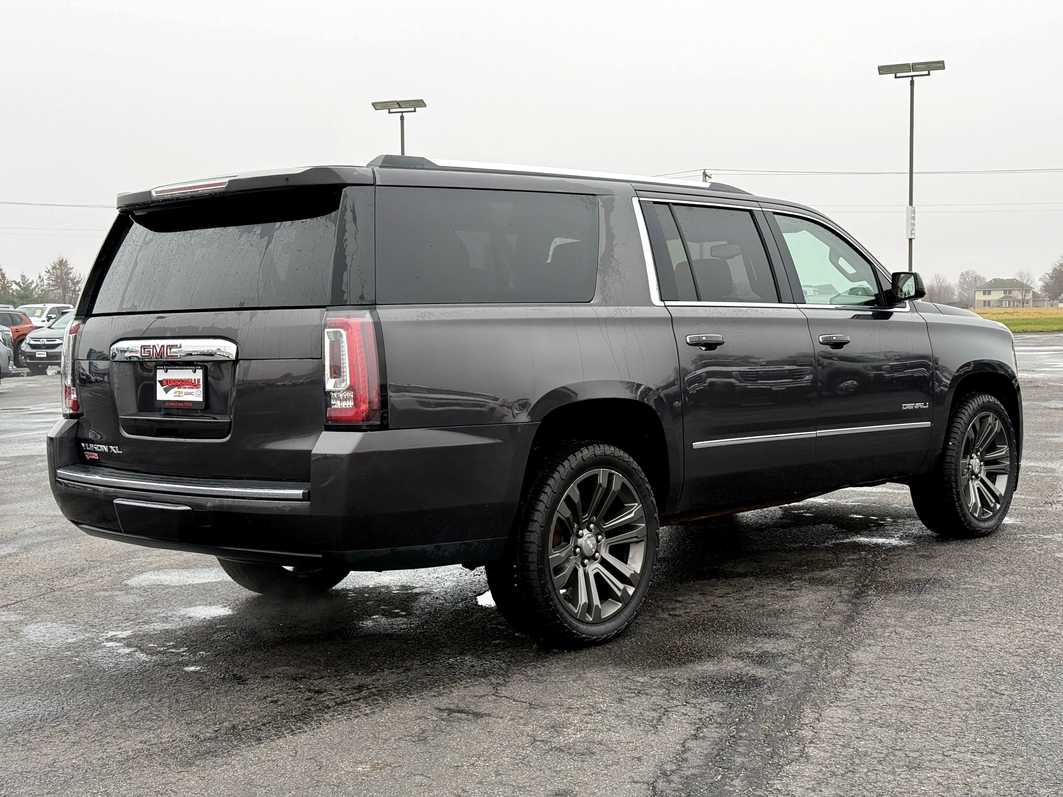 Used 2017 GMC Yukon XL Denali w/ Open Road Package image 3