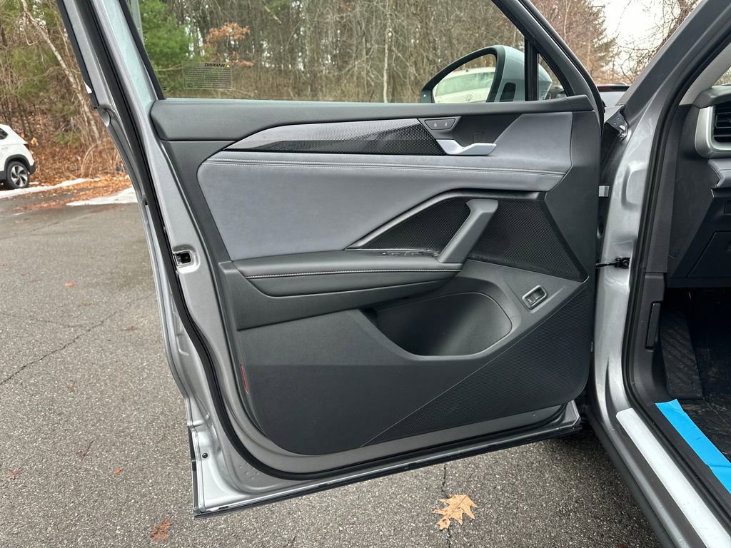 New 2026 Volkswagen Tiguan SE image 5