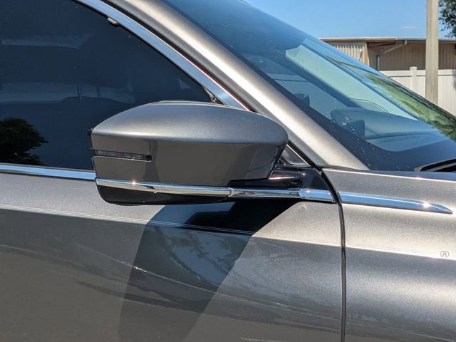 Used 2023 Acura MDX SH-AWD w/ Technology Package image 11