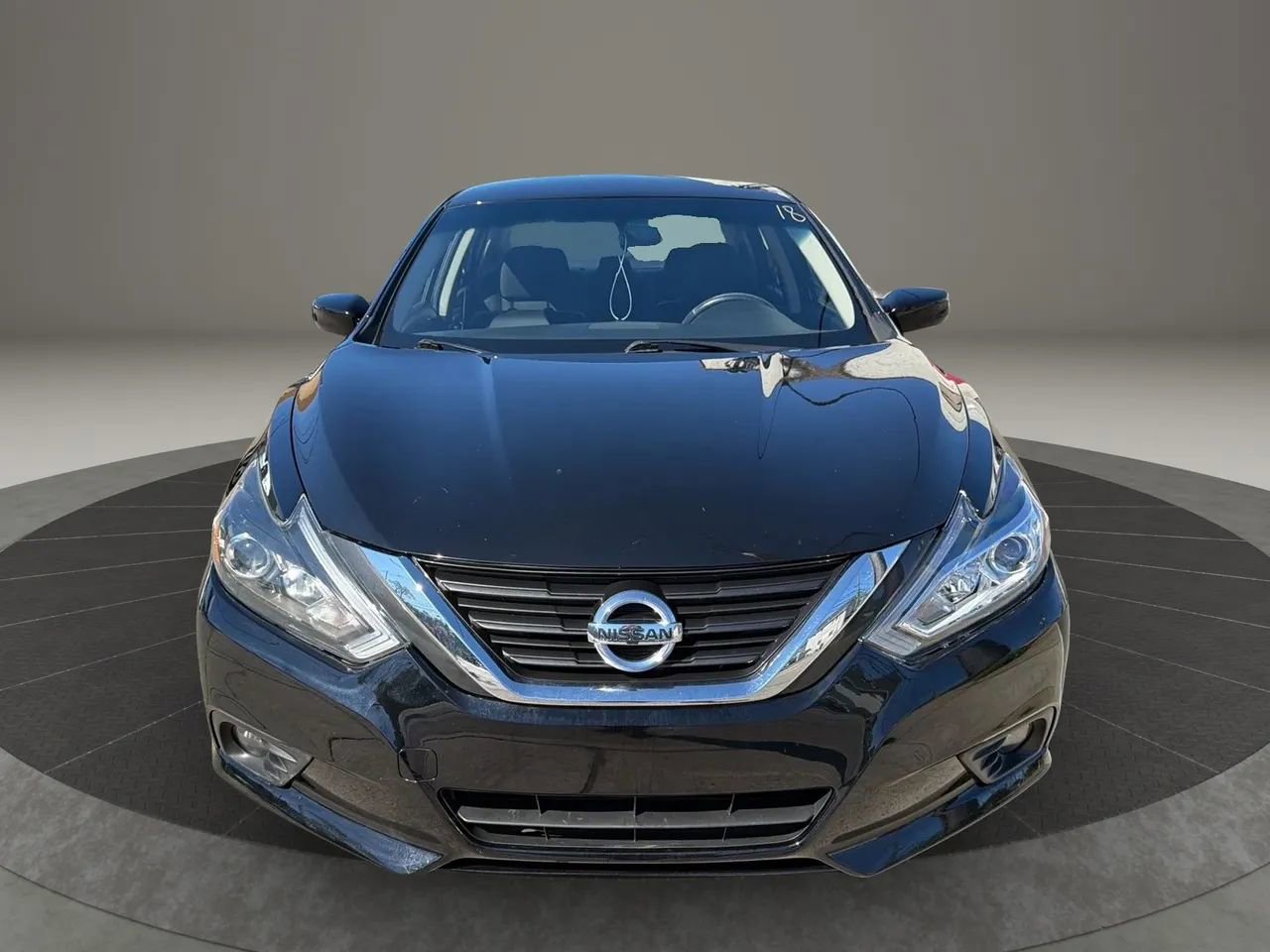 Used 2018 Nissan Altima 2.5 SR FWD image 2