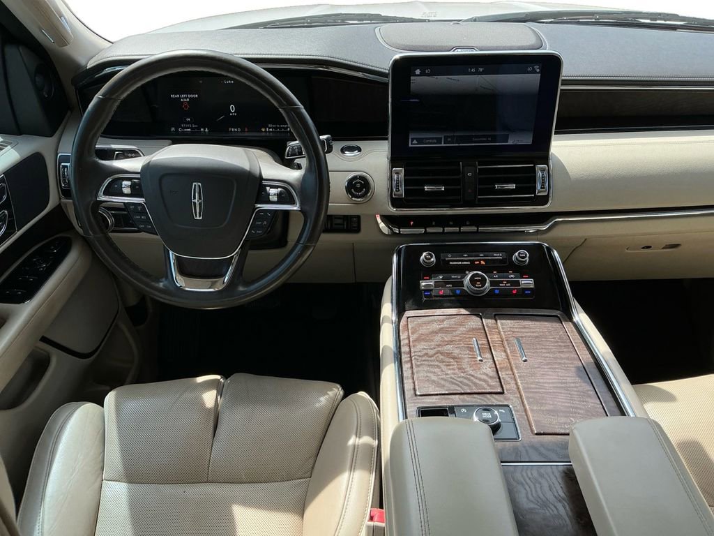 Used 2018 Lincoln Navigator Reserve image 17