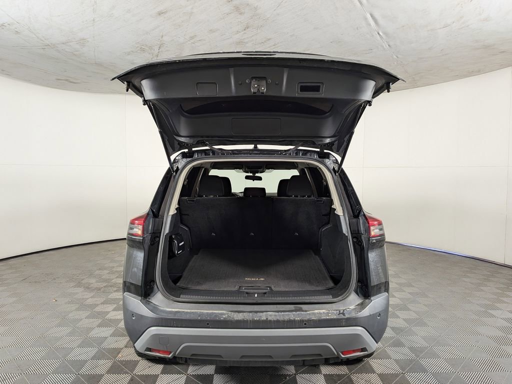Used 2021 Nissan Rogue SV image 9