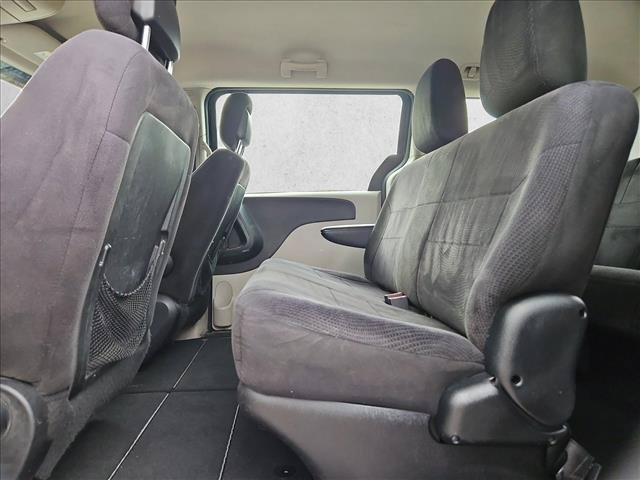 Used 2013 Dodge Grand Caravan American Value Package w/ UConnect Hands-Free Group FWD image 16