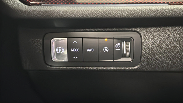 Used 2024 Chevrolet Traverse Z71 AWD/4WD image 32