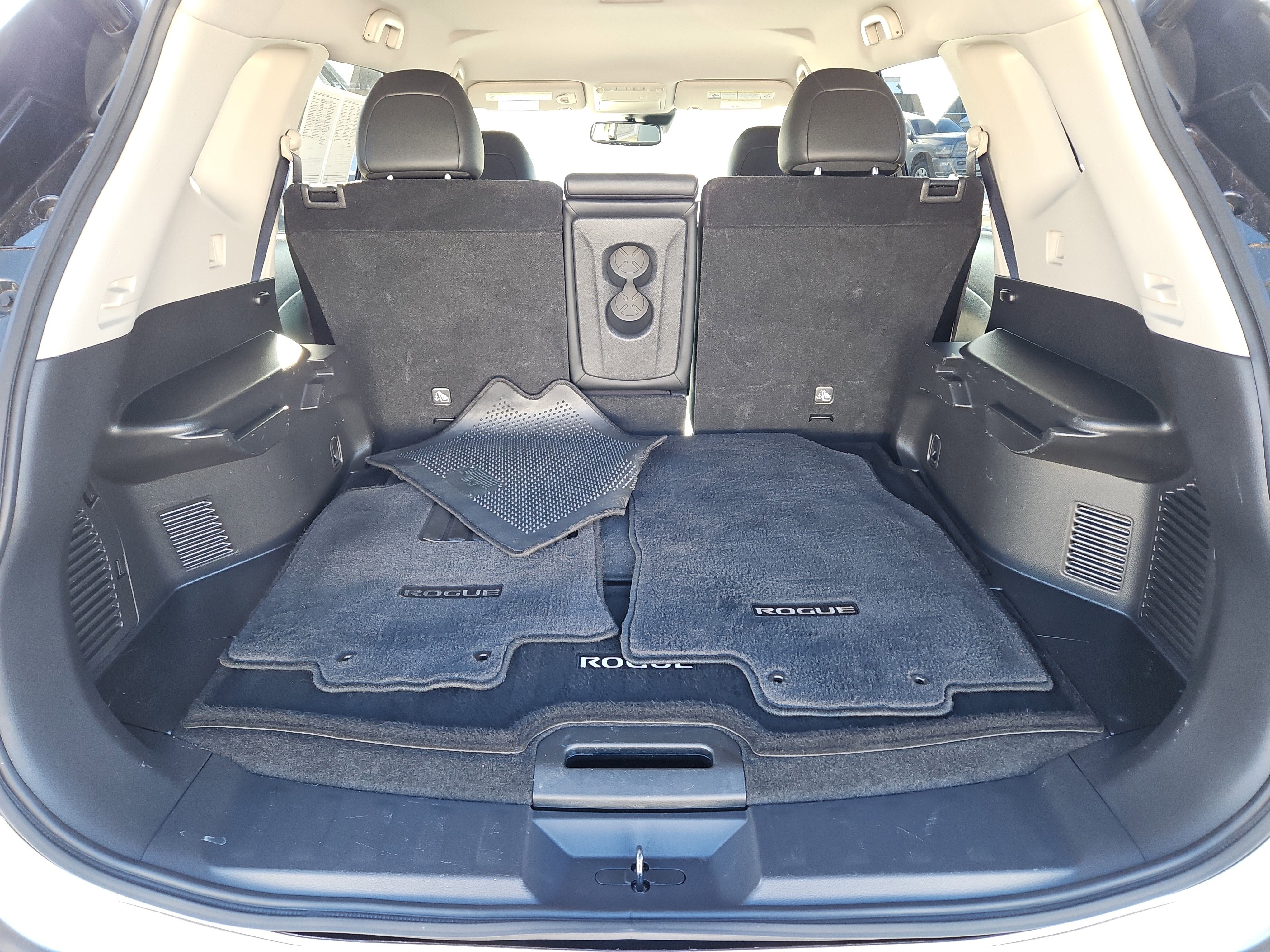 Used 2018 Nissan Rogue SL image 32