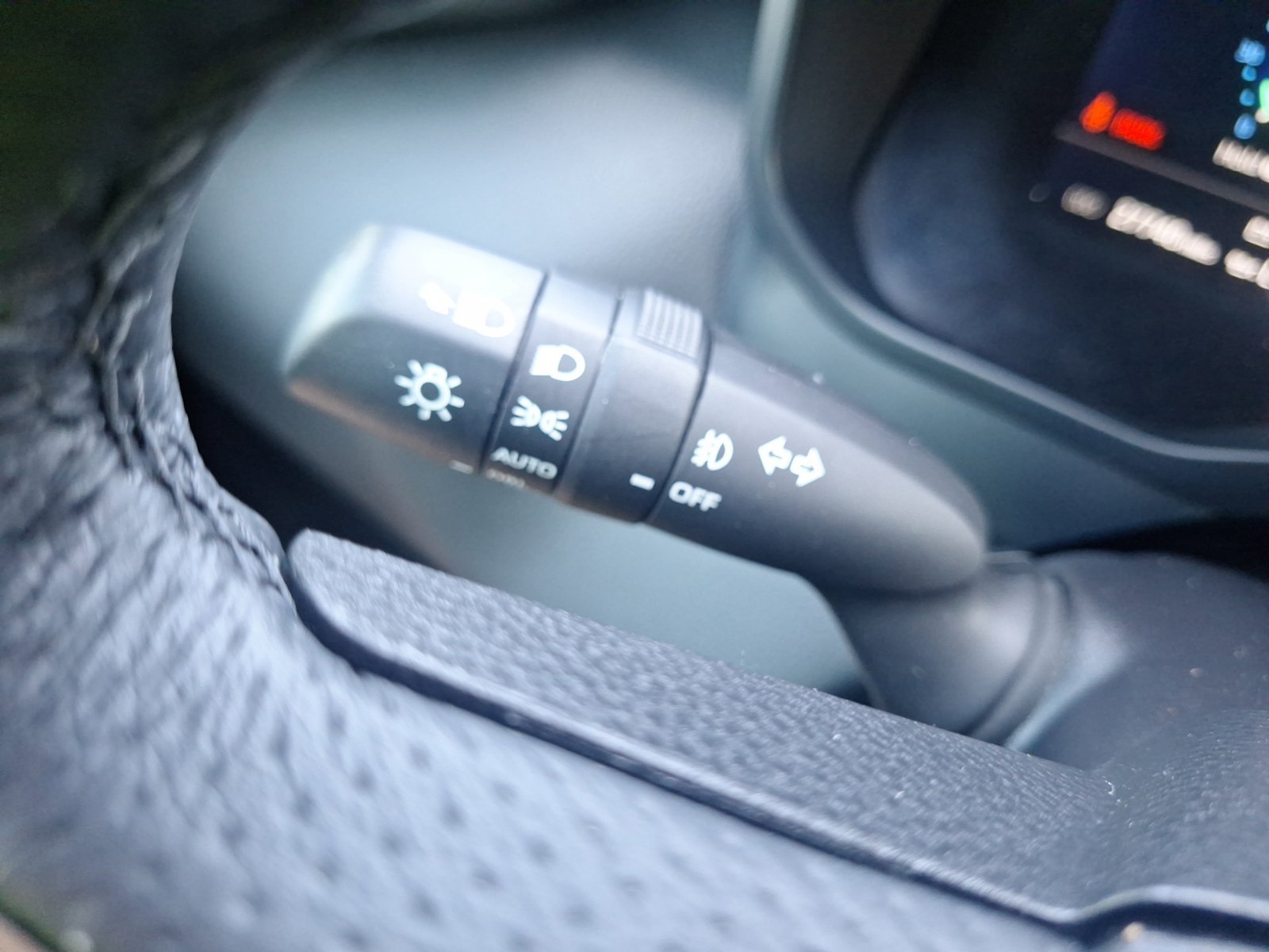Used 2025 Toyota Sequoia Limited AWD/4WD image 21
