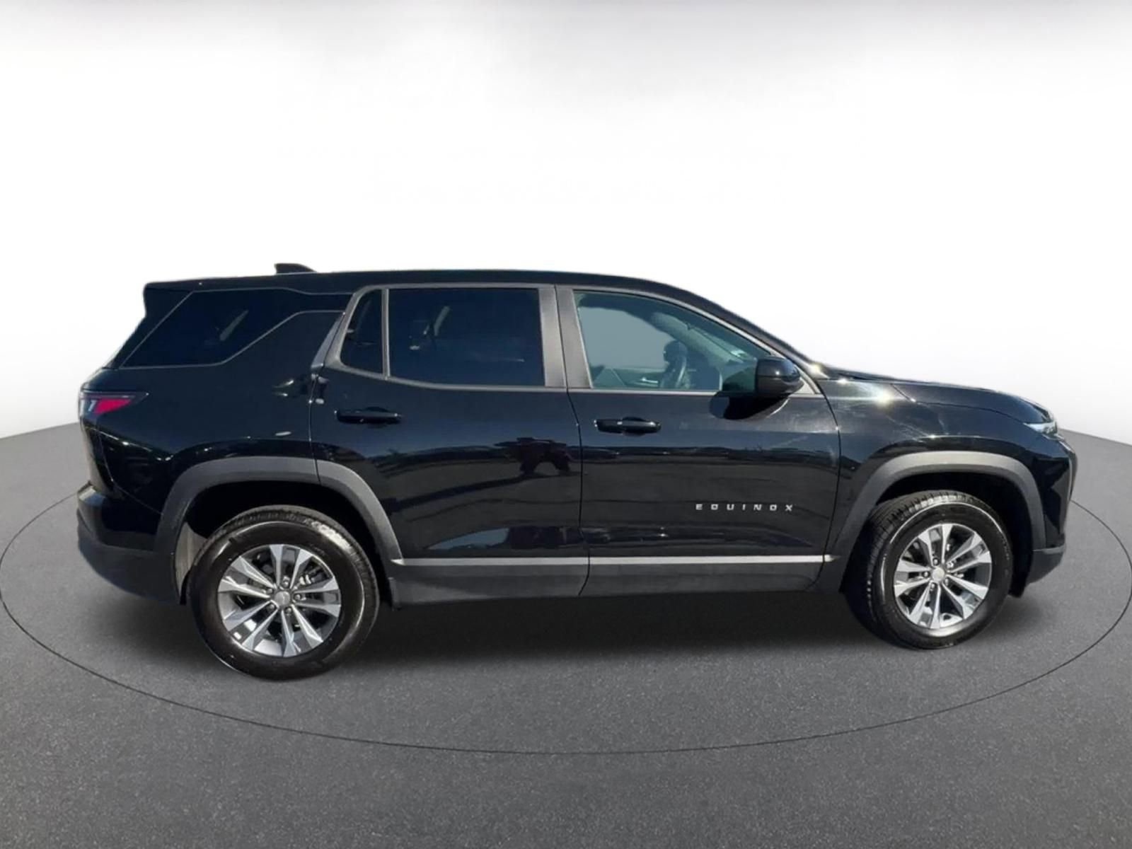 Used 2025 Chevrolet Equinox LT image 16