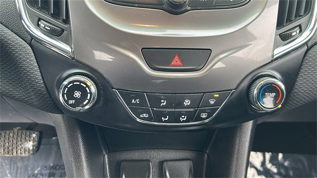 Used 2018 Chevrolet Cruze LT image 18