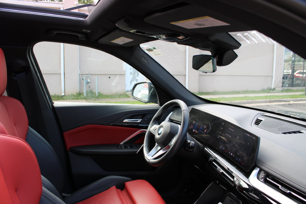 Used 2025 BMW X1 xDrive28i AWD/4WD image 18