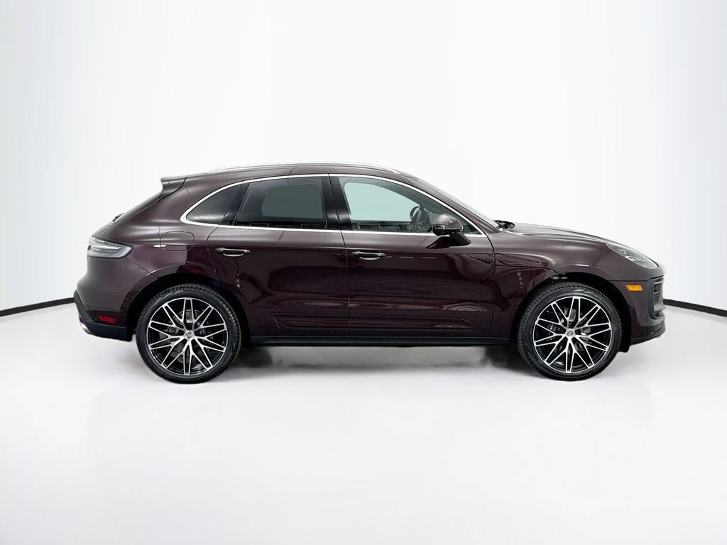 Used 2026 Porsche Macan AWD/4WD image 8