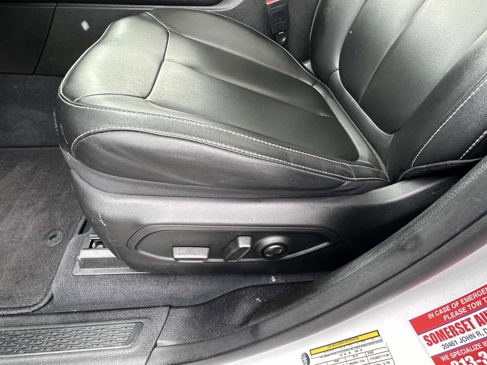 Used 2023 Jeep Grand Cherokee Limited image 20