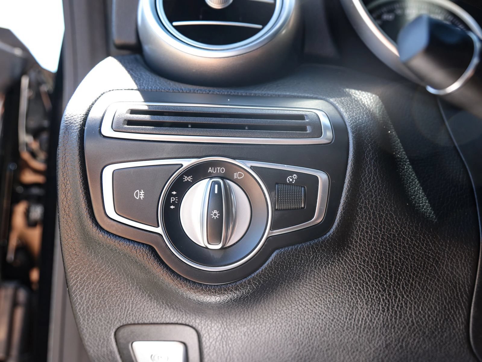 Used 2018 Mercedes-Benz C 300 4MATIC Coupe image 19