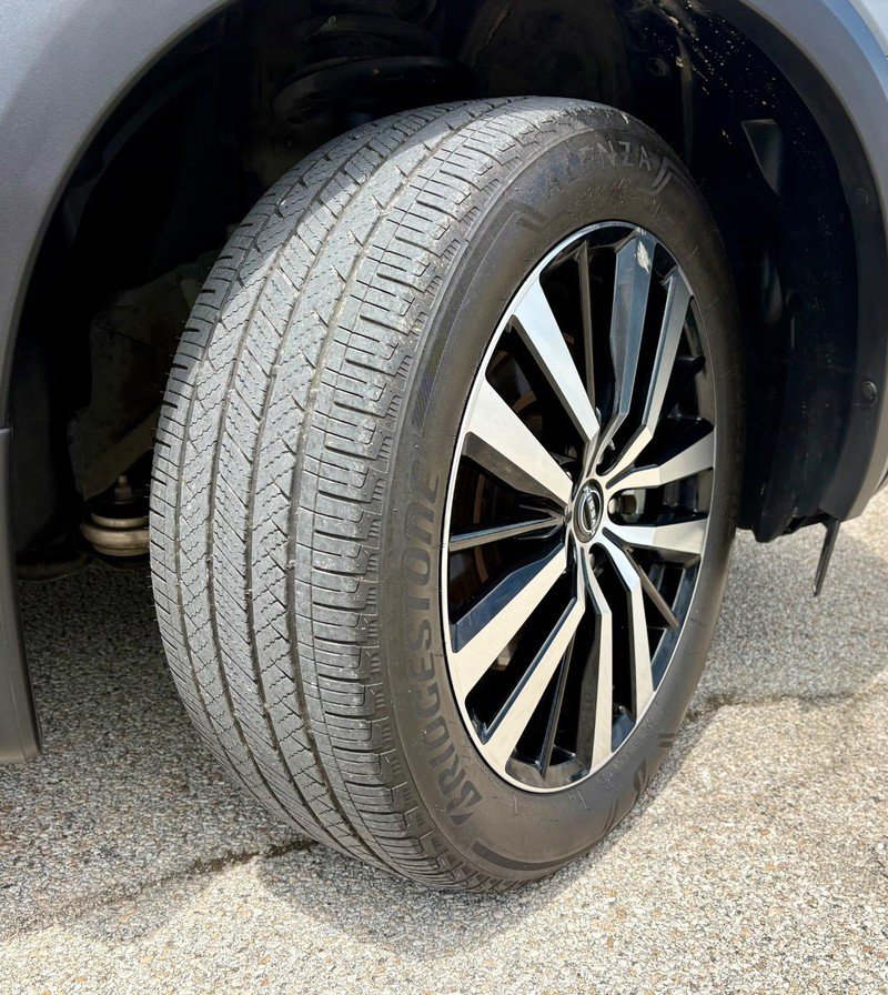 Used 2025 Nissan Pathfinder Platinum FWD image 11