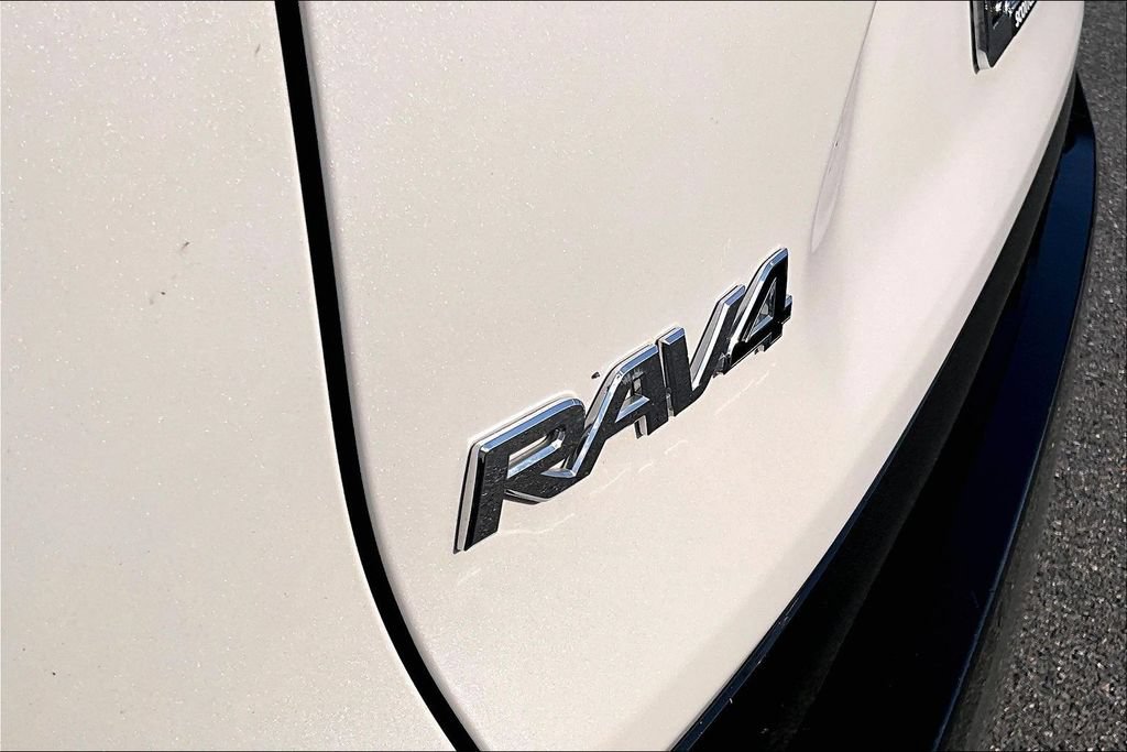 Used 2020 Toyota RAV4 XSE AWD/4WD image 26