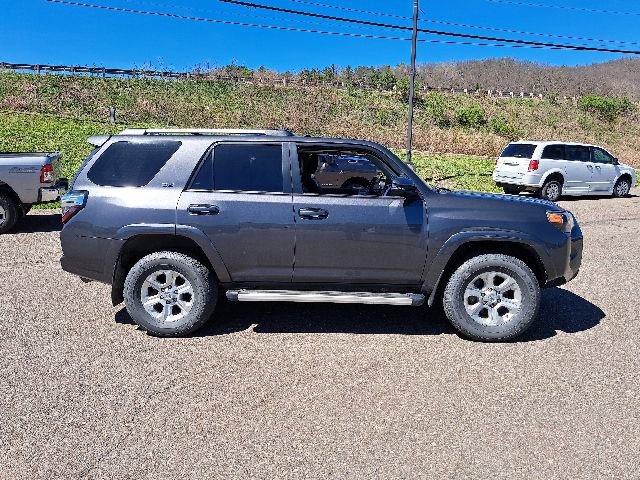 Used 2023 Toyota 4Runner SR5 Premium w/ Moonroof Package AWD/4WD image 4