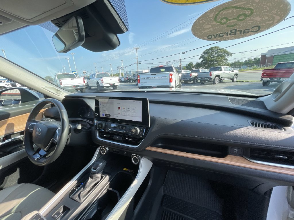 Used 2024 Toyota Grand Highlander AWD image 28
