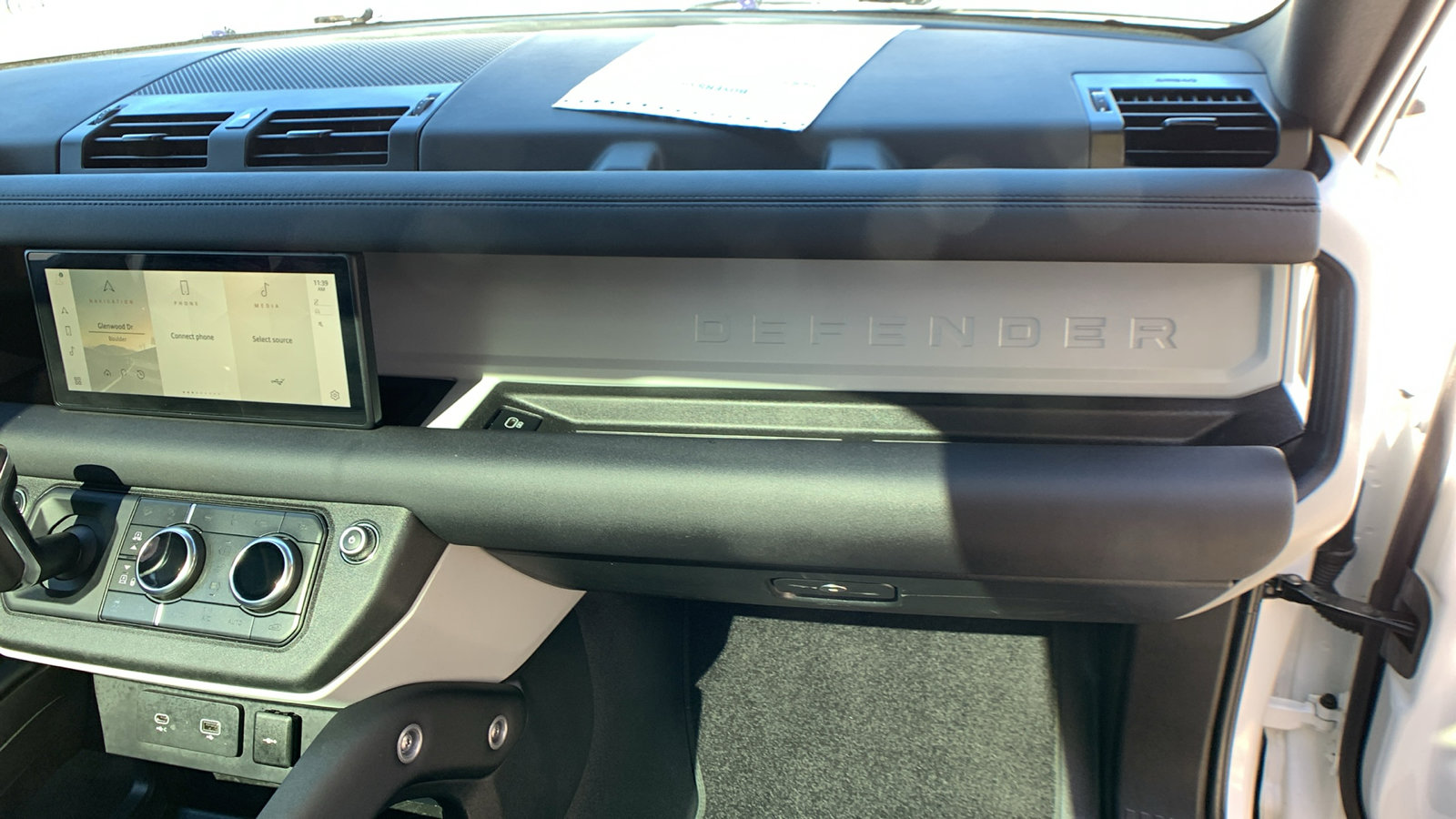 Used 2024 Land Rover Defender 110 S image 32