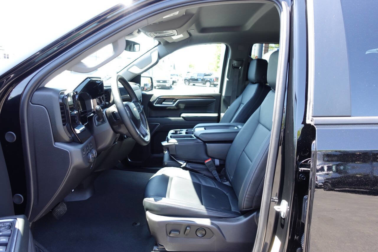 Used 2024 Chevrolet Silverado 1500 LT AWD/4WD image 17