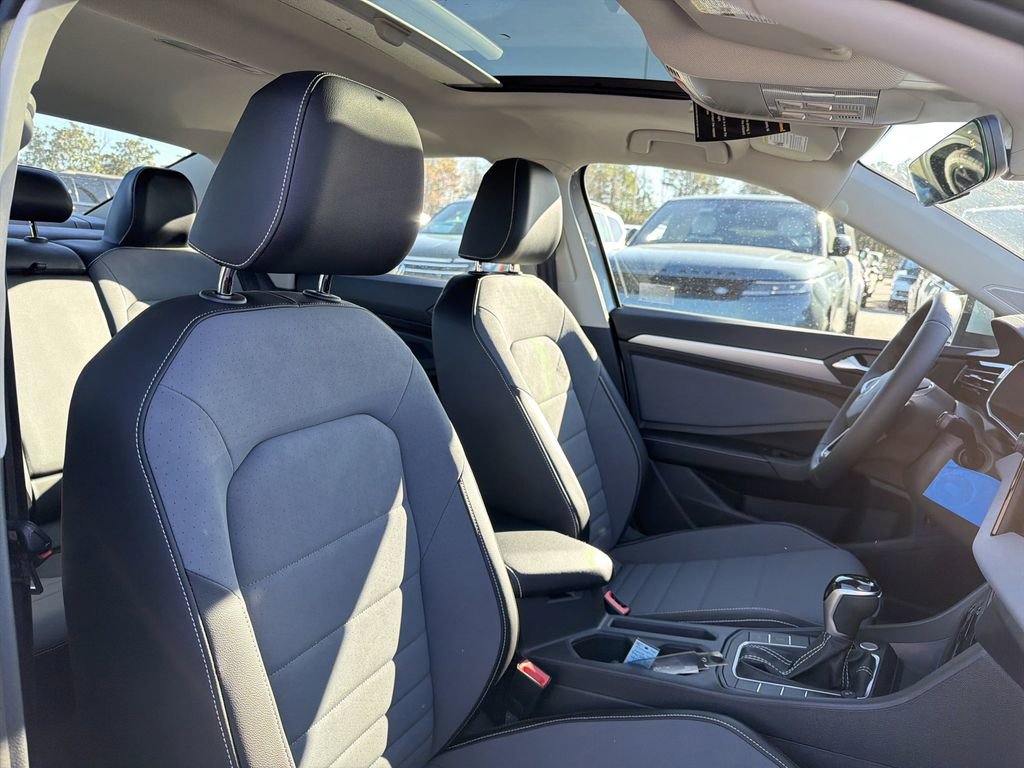 New 2026 Volkswagen Jetta SE image 17