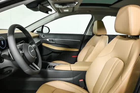 New 2025 Hyundai Sonata Limited FWD image 6