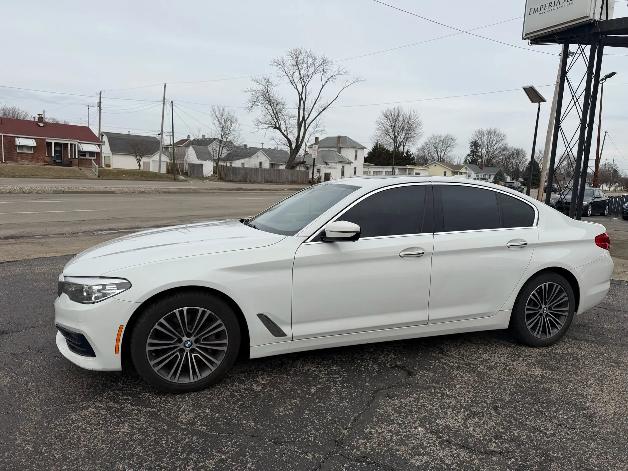 Used 2017 BMW 530i xDrive image 4